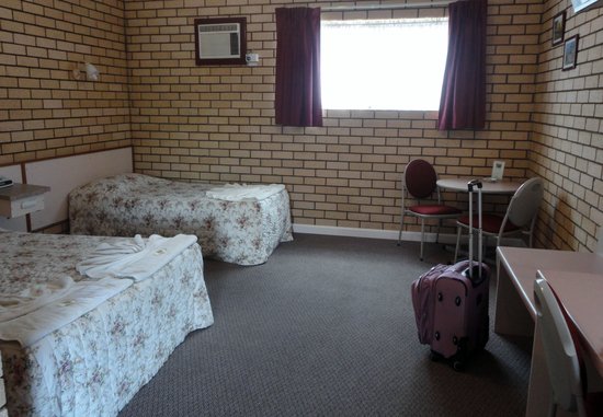 The Country Manor Motor Inn