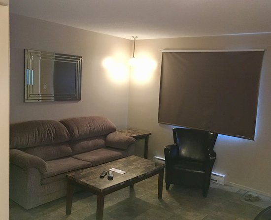 Thunderhill Motel & Suites