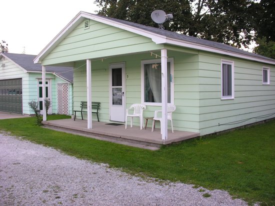 Lakeview Motel & Cottages