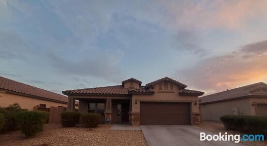Phoenix III, Minutes to Airport and Downtown