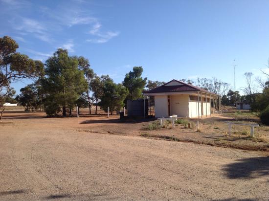 Kimba Roadhouse Motel & Caravan Park