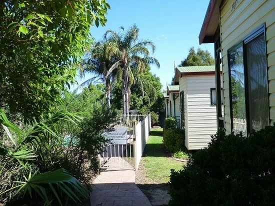 Parkes Country Cabins