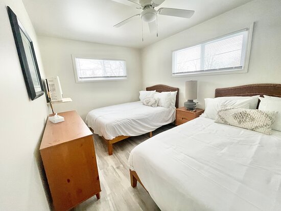Lakeshore Suites