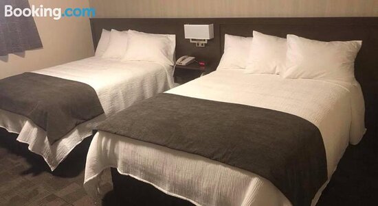 Springdale Inn & Suites by Elevate Rooms