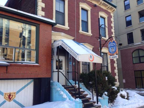 HI-Halifax Heritage House Hostel