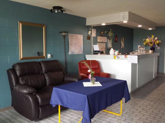 Earlton Motel