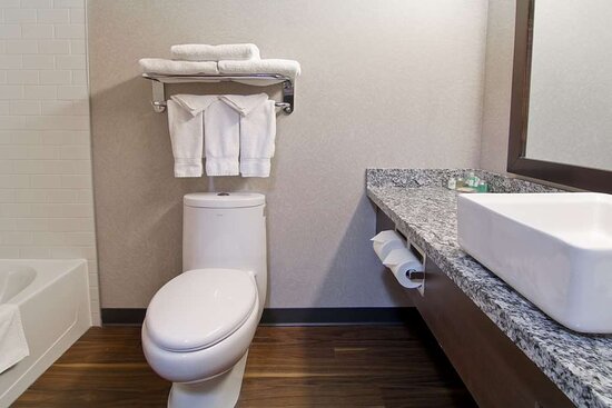 Home Inn & Suites - Regina Airport West