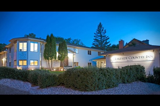 Lakeside Country Inn