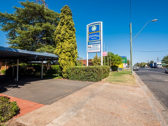 Plainsman Motel