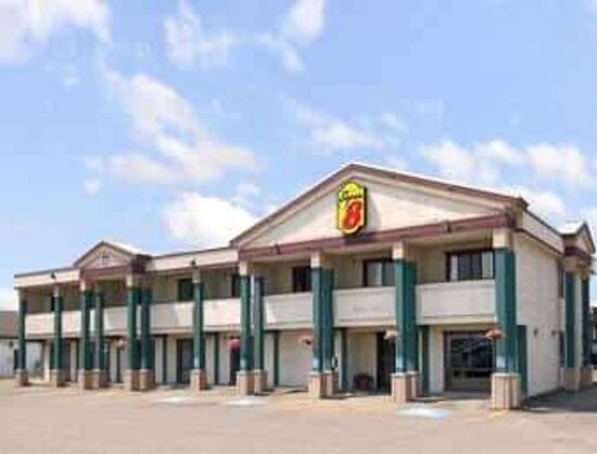 Super 8 by Wyndham Red Deer