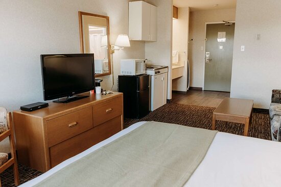 Coast Fort St. John Hotel