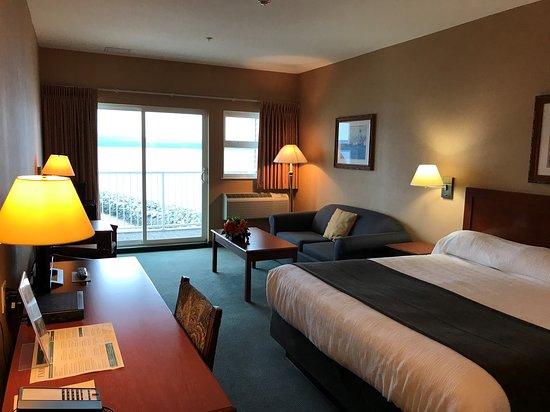 Beach Gardens Resort & Marina