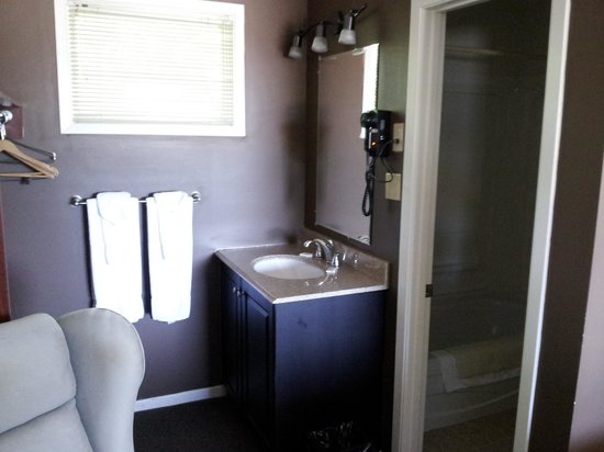 17 West Motel