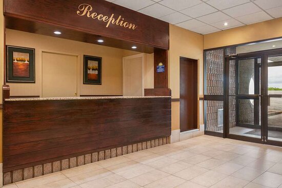 Days Inn & Conference Centre Renfrew