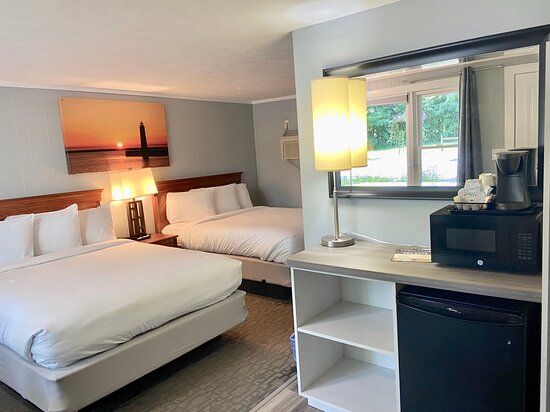 Elk Rapids Lakeshore Inn