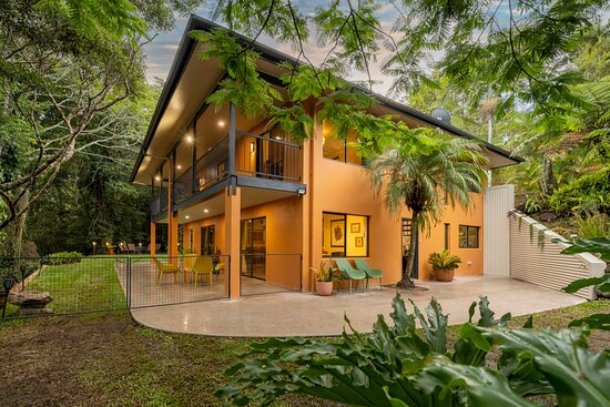 Lumholtz Lodge