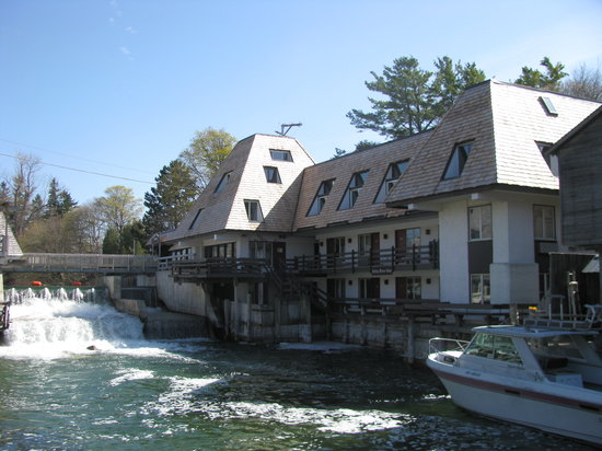 Falling Waters Lodge