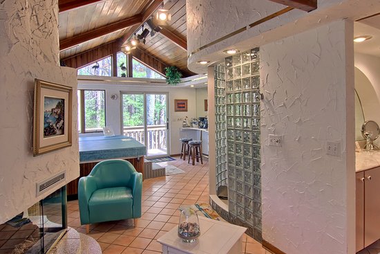 Lake 'N Pines Lodge