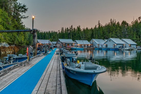 Rivers Inlet Sportsman's Club Fishing Lodge