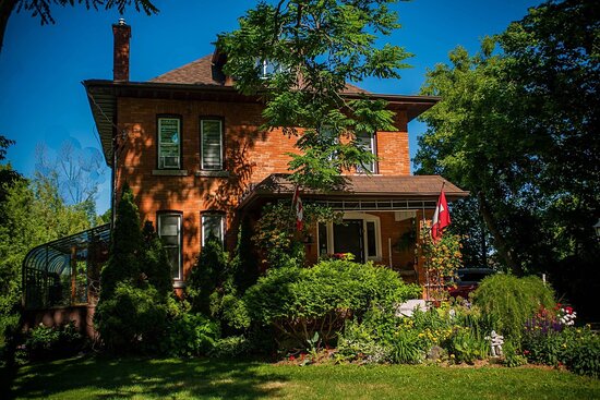 Homestead House Bed & Breakfast