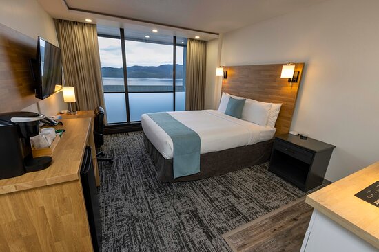 Highliner Hotel & Conference Centre