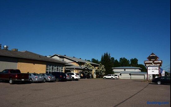 Bear's Den Lounge & Motel
