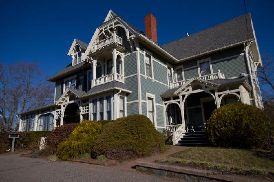 Victoria's Historic Inn