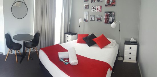 Town House Motor Inn