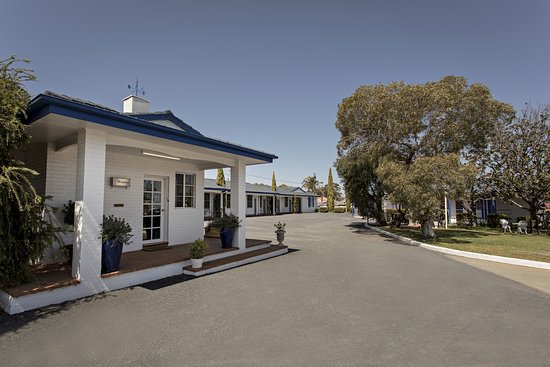 Colonial Motel and Serviced Apartments