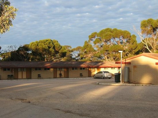 Madura Pass Oasis Motel