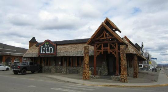 Pinecone Inn & Suites