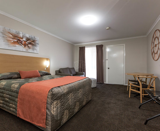 Cattleman's Country Motor Inn