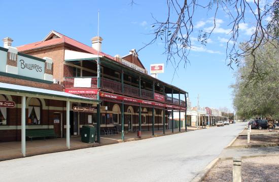 Ariah Park Hotel