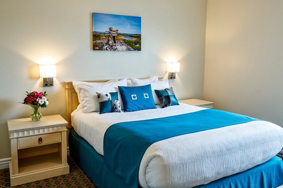 Royal Inn + Suites