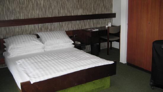 City Hotel