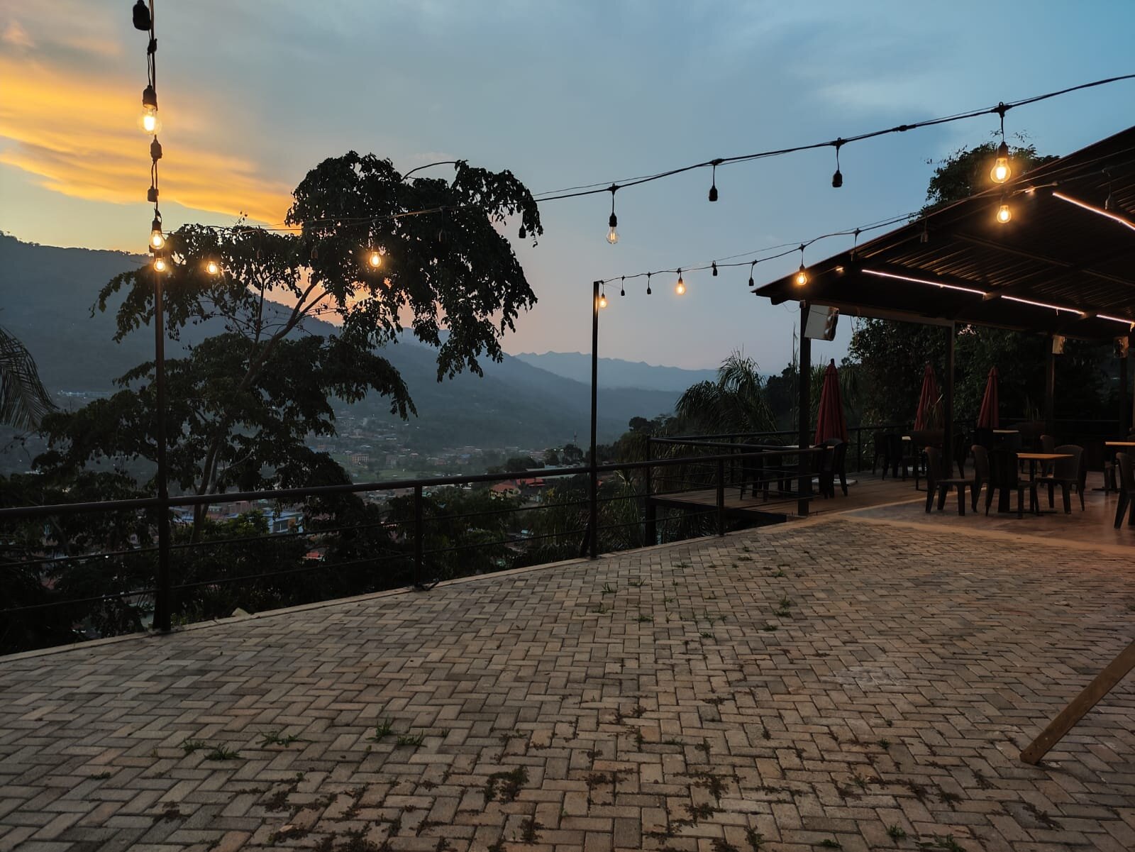 Restaurant mirador "Parrilla 82"