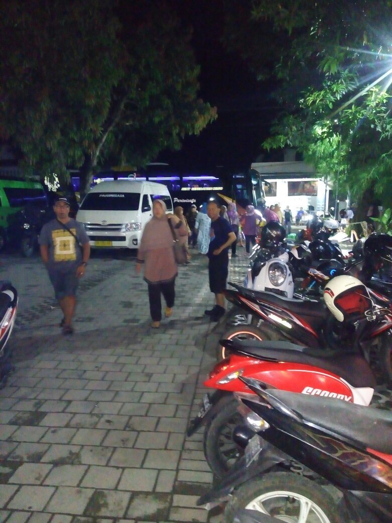 Lesehan Ayam Taliwang Tanamira